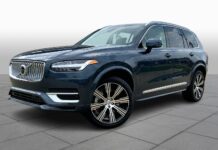 Volvo XC90 del 2024, se desenvuelve con soltura en las carreteras