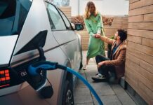 Los Autos Eléctricos Más Fáciles de Cargar en Casa: Las Mejores Opciones del 2024