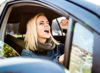 EE.UU. ¿Por que los que nunca completaron una formación formal de conducción se ven involucrados en mas accidentes?